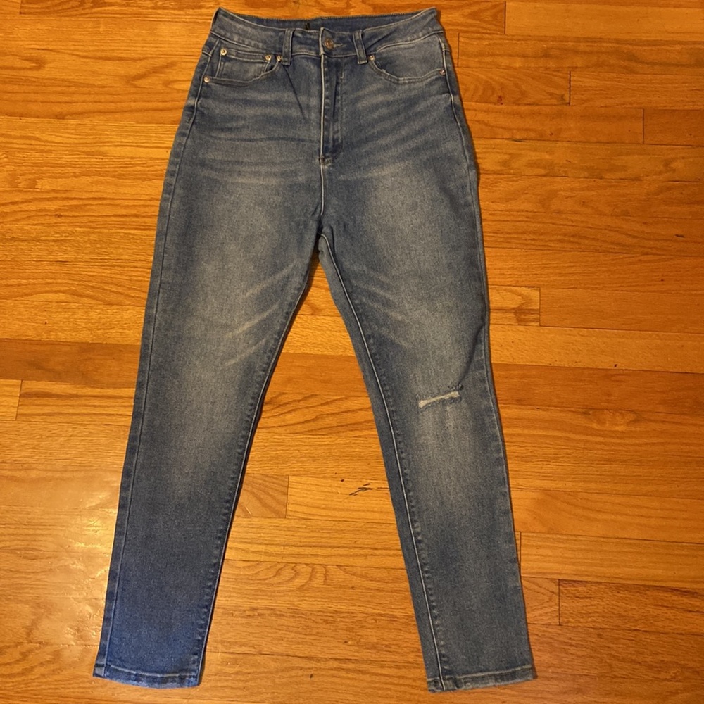 Akira super high rise skinny jean. Size 13(30) - Picture 2 of 12